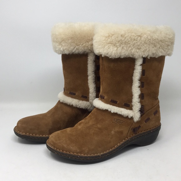 UGG Australia 5674 Boots Like New Size 6 - Picture 8 of 8